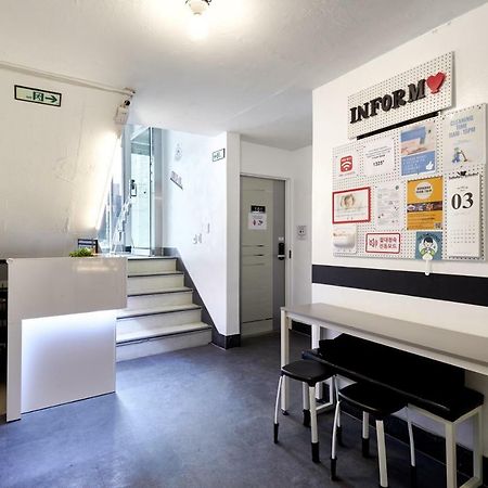 Jun Guesthouse Сеул Екстериор снимка