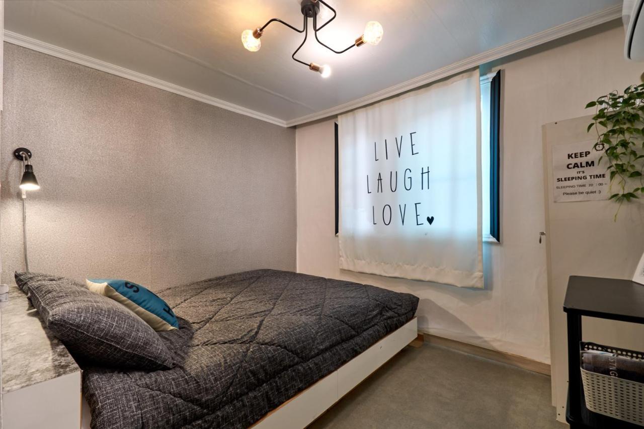 Jun Guesthouse Сеул Екстериор снимка