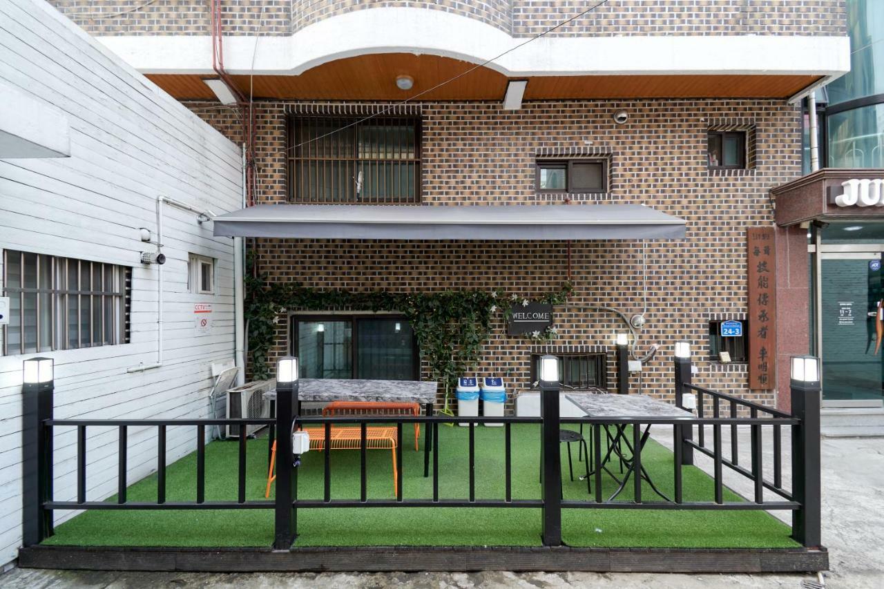 Jun Guesthouse Сеул Екстериор снимка