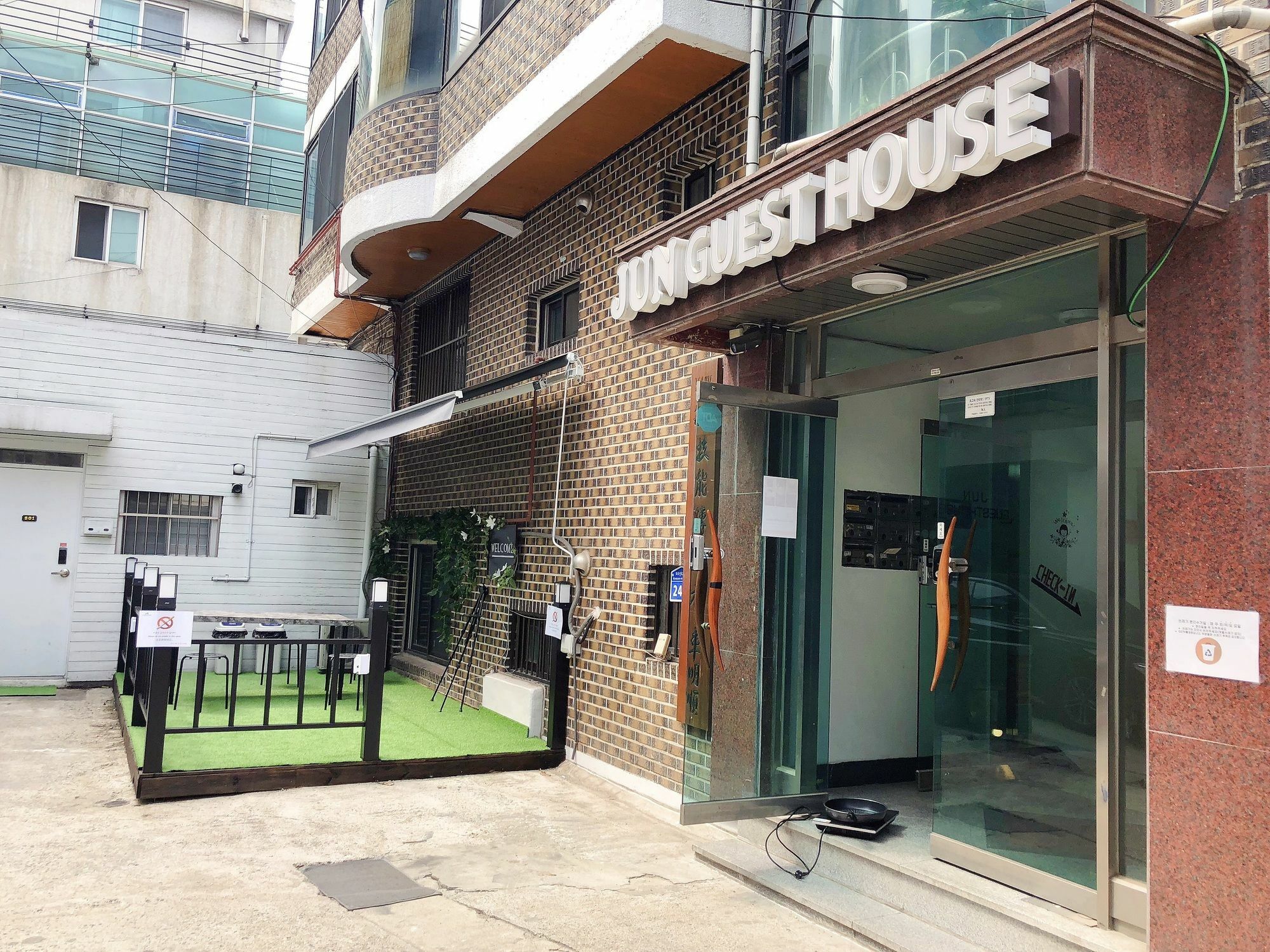 Jun Guesthouse Сеул Екстериор снимка